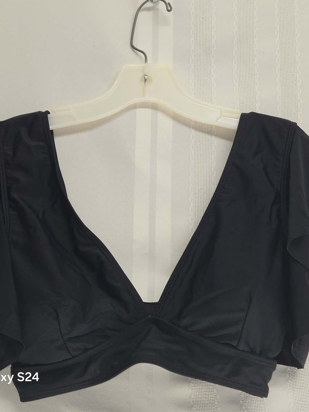 SPORLIKE Black V-Neck RUFFEL BIKINI Top SIZE SMALL